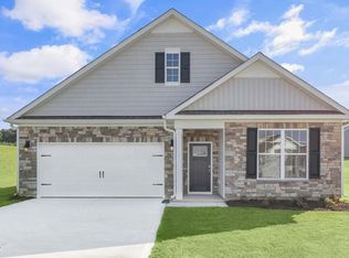 631 Pine Dune Ln, Aberdeen, NC 28315