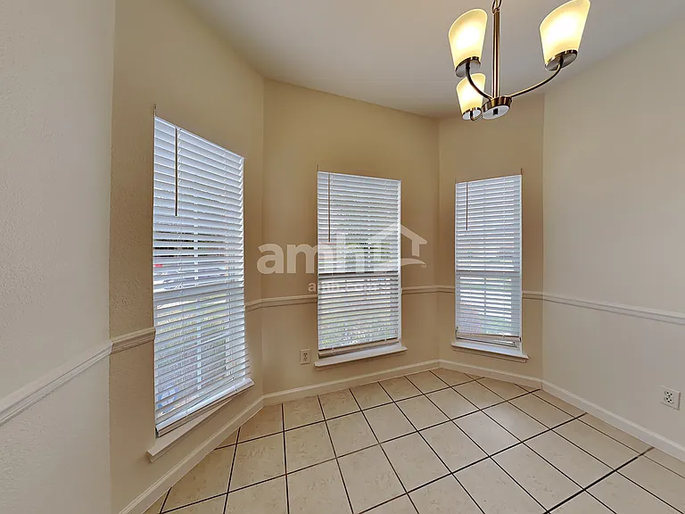 73 N Highland Dr — Photo 5