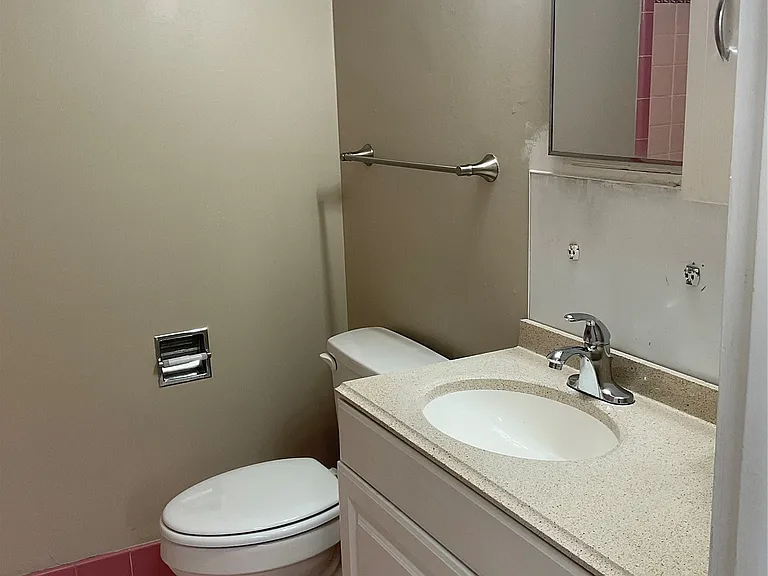 1644 S Knoxville Ave — Photo 25