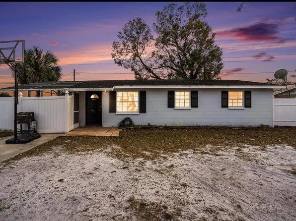 8401 Pinewood St, Tampa, FL 33615