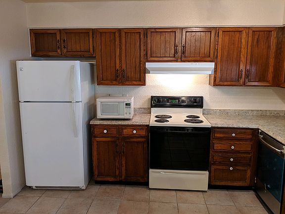 Kitchen - electric range
