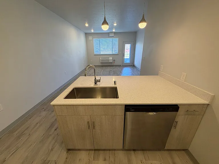 Nathan Apartments — Photo 65