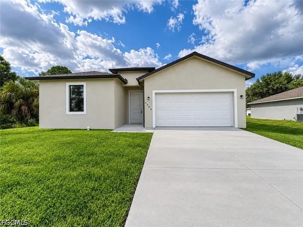 5004 Moon Ln, Labelle, FL 33935