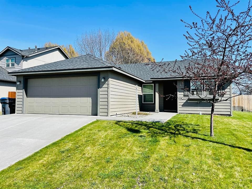 1st image of 202 Kokanee Dr