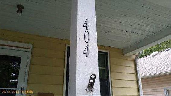 2nd image of 404 Huntress St