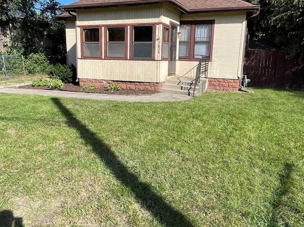 7639 Elm Ave, Machesney Park, IL 61115