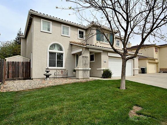 3rd image of 263 Stillwater Dr