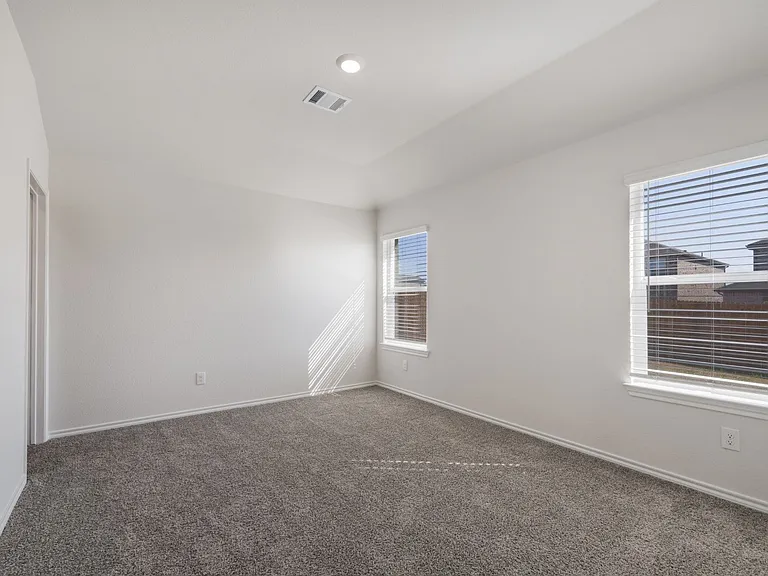 1715 Potomac Ln — Photo 6