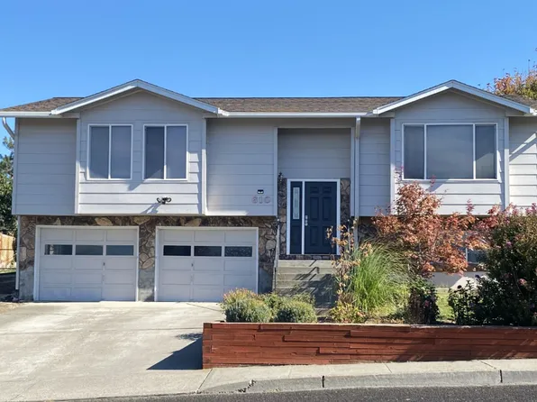 610 Summit Ridge Dr, The Dalles, OR 97058