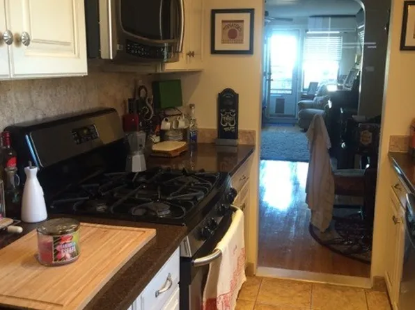 12811 Newport Ave APT 2C, Queens, NY 11694