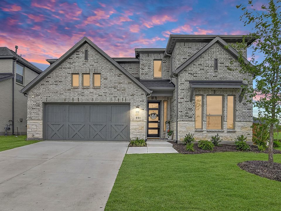1st image of 551 Wisteria St