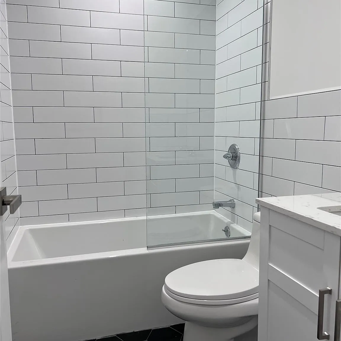 Studio, 1.0 bath, 600 sqft, $2,425 — Photo 4