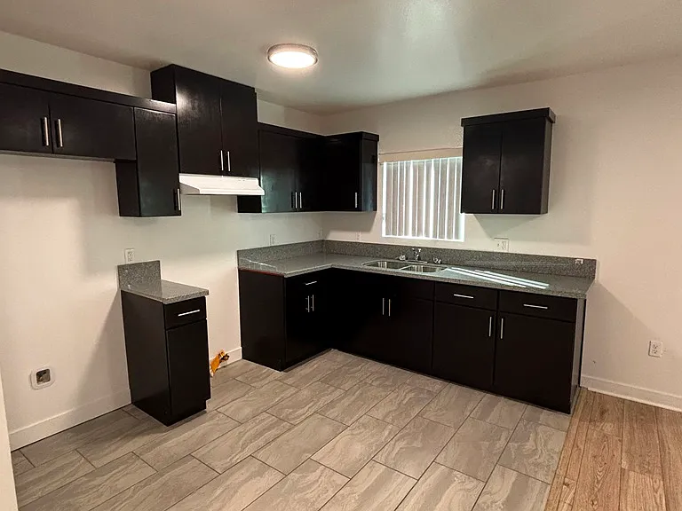 329 1/2 E Gage Ave — Photo 4