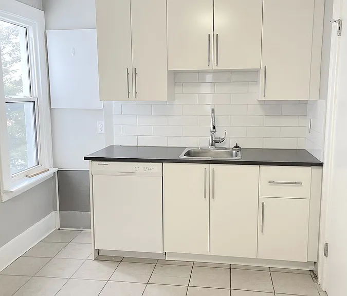 896 Pillette Rd #2 — Photo 10