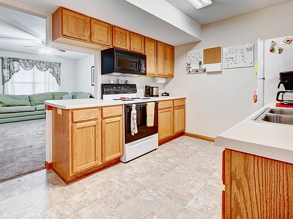 3rd image of 3410 Zinnia Dr