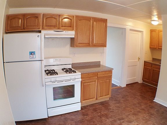 3rd image of 81 Wallace St APT 3W