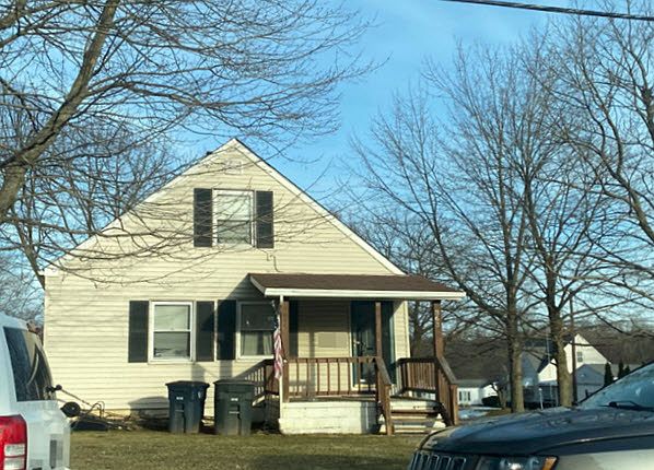1st image of 363 Moody St