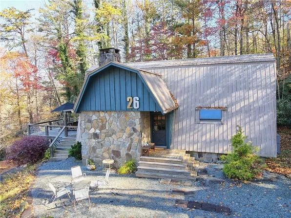 26 Muffin Ln, Rabun Gap, GA 30568