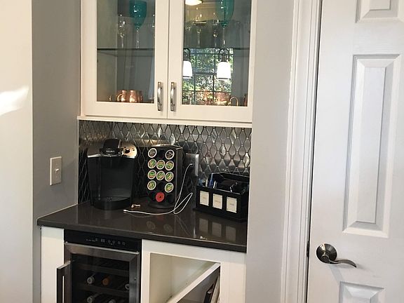 Built-in wine and coffee bar