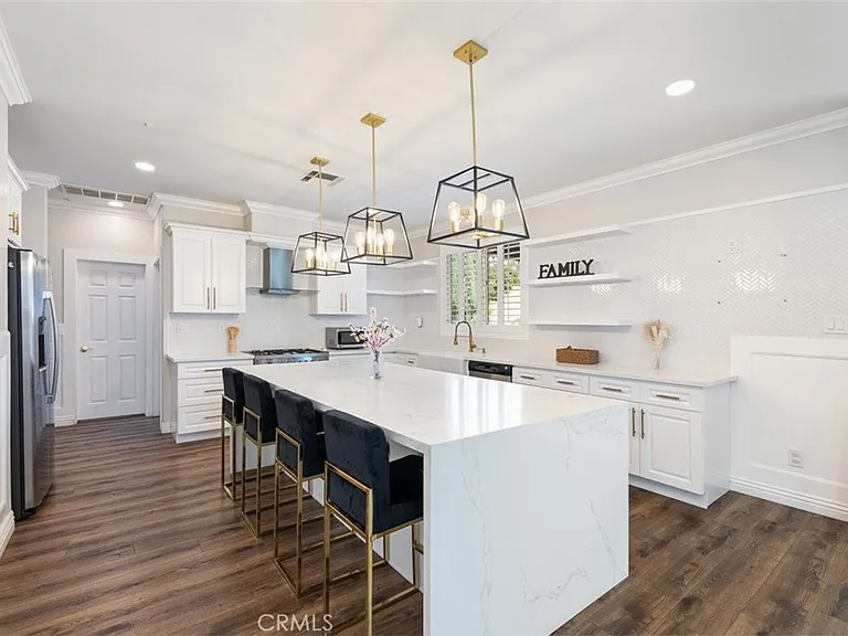 15736 Home Ct — Photo 12