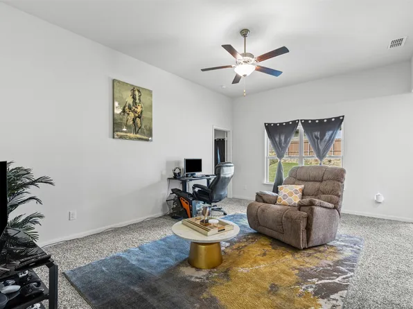 118 Palomino Bend Dr, Newark, TX 76071