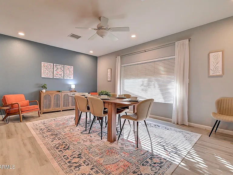 1027 W 19th St — Photo 13