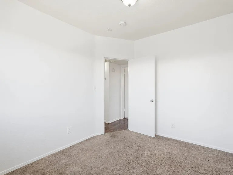 Alvernon811-835 — Photo 14