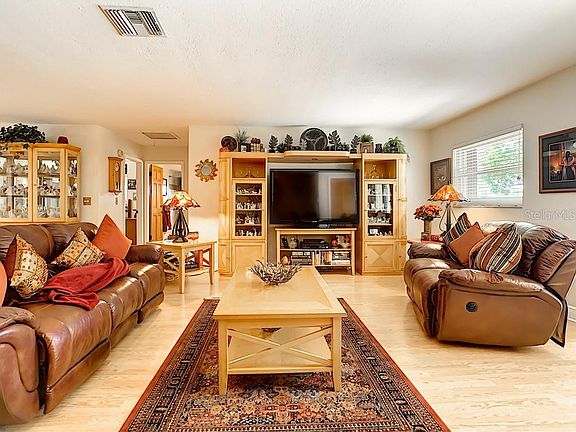 4th image of 1579 Ambrosia Dr