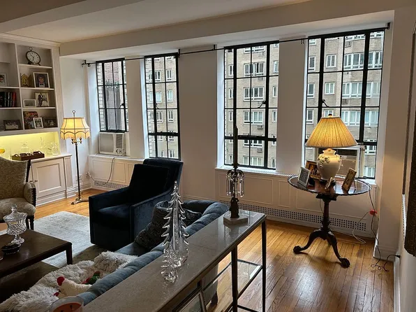340 W 57th St APT 5D, New York, NY 10019