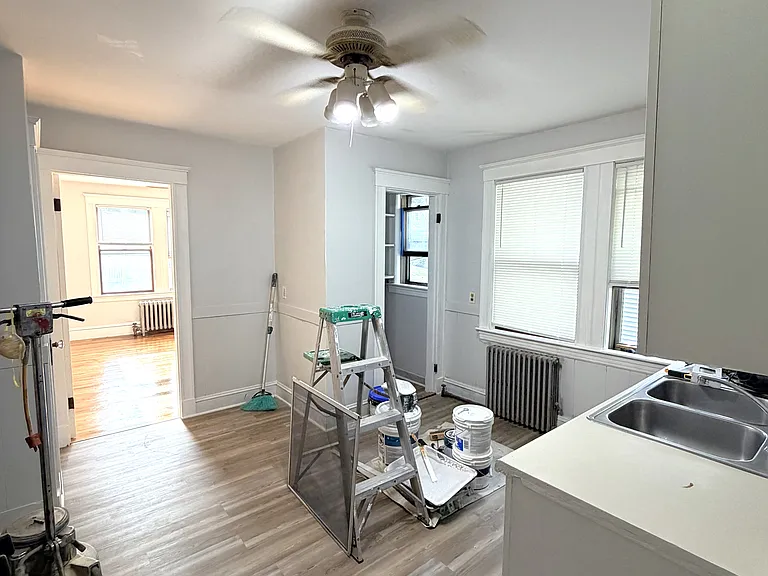 28 Smith St #4 — Photo 5