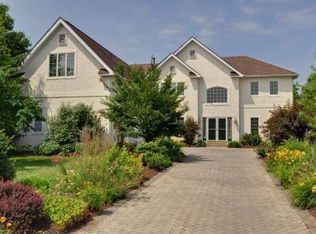 2074 Saint Andrews Dr, Berwyn, PA 19312