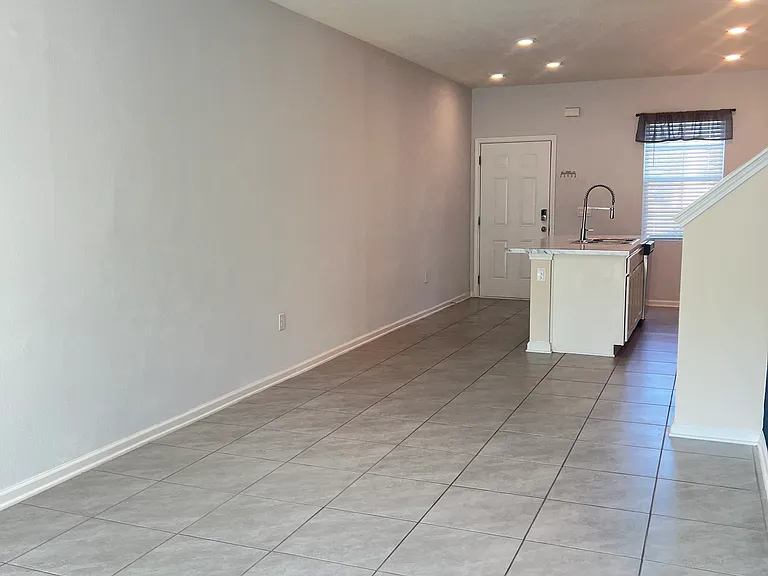836 Rotary Rd — Photo 8