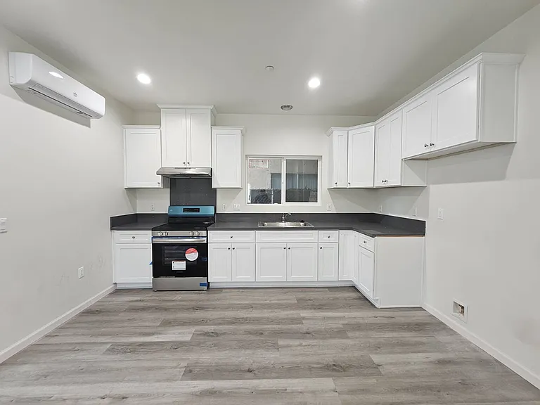 10812 E Klingerman St #1/2 — Photo 6