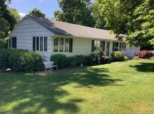 9 Lawn Cir, Trumbull, CT 06611