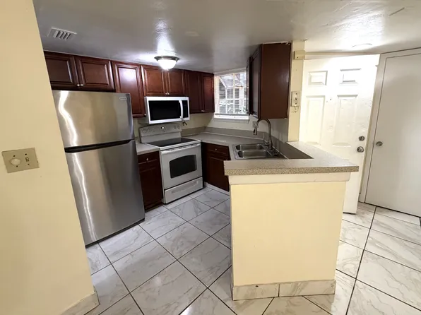 1932 Lake Atriums Cir APT 67, Orlando, FL 32839