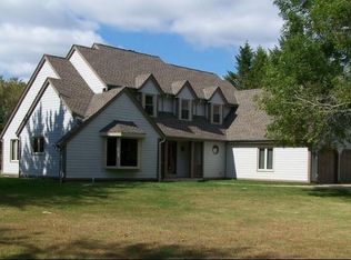 500 N Summit Moors Dr, Oconomowoc, WI 53066