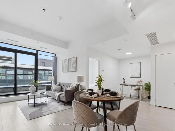 1614 Charles St #522, Whitby, ON L1N 0P4