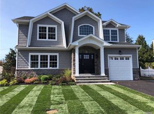 30 Dorothy Dr, Syosset, NY 11791