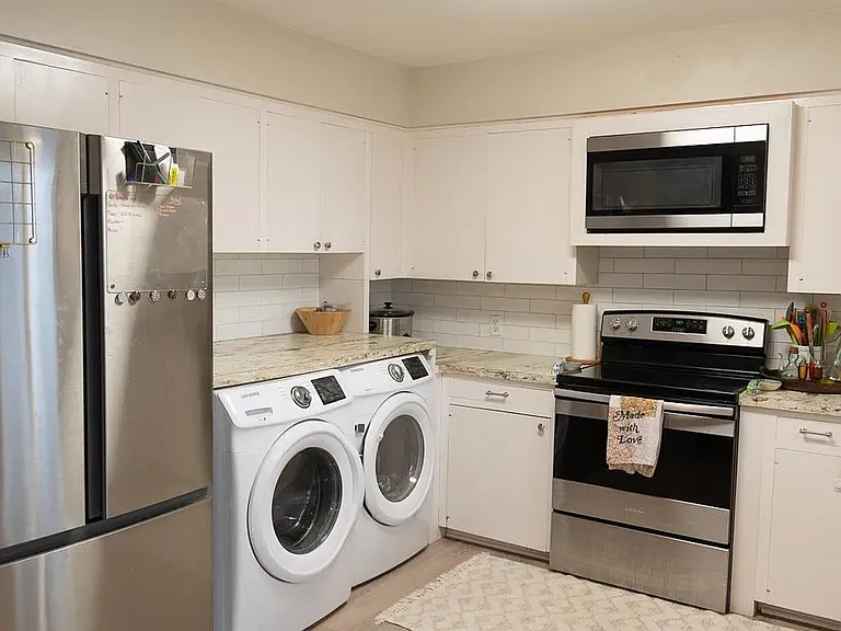 1110 Phelps Cir — Photo 12