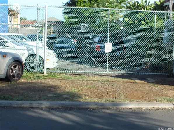 729 Gulick Ave, Honolulu, HI 96819