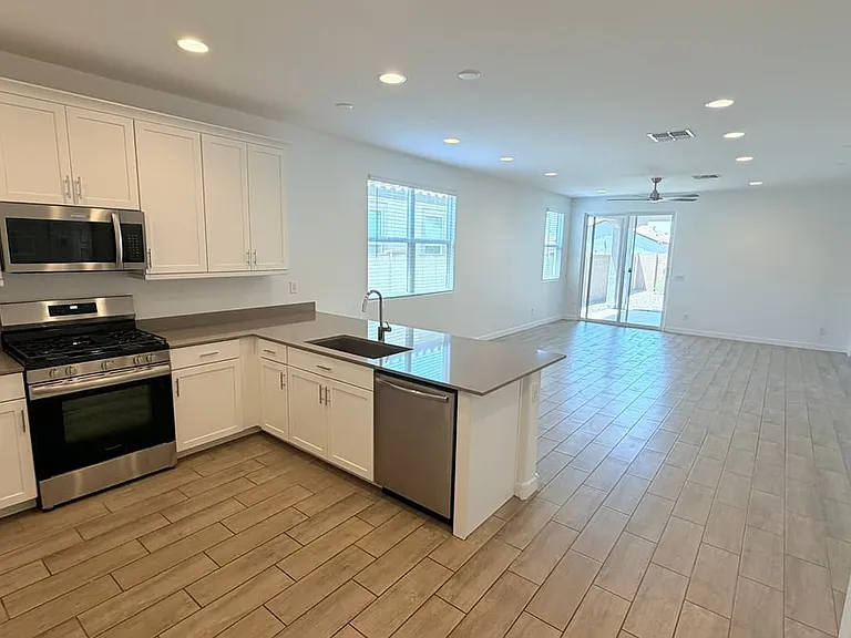 36610 W Mediterranean Way — Photo 6