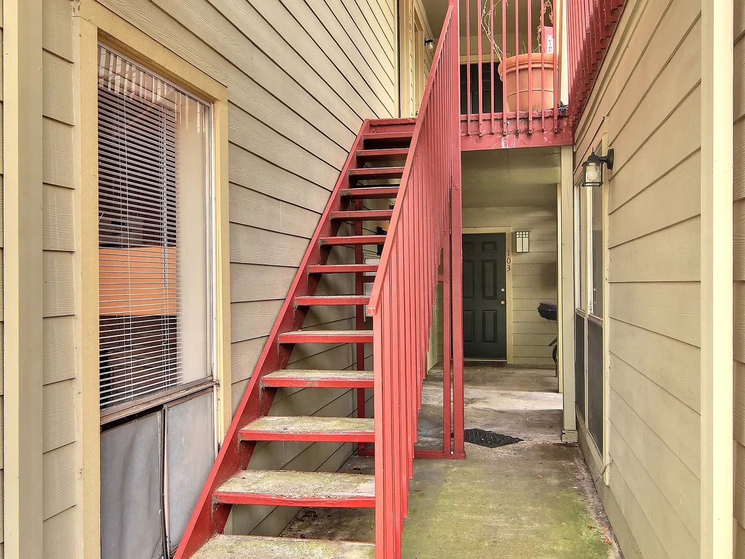 Studio, 404 sqft, $925 — Photo 4