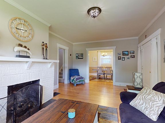 4th image of 2226 Hawthorne Ave