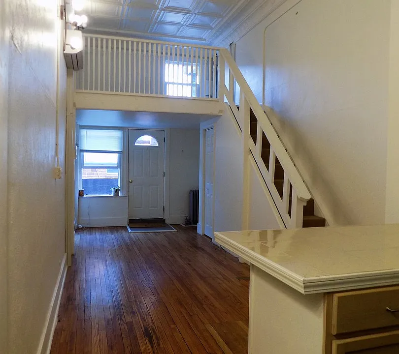 115 N Main St