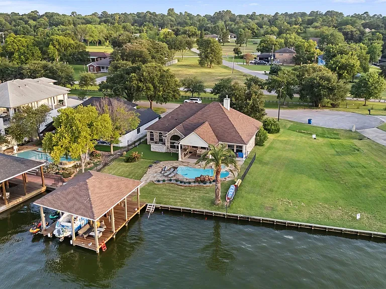 14030 Shoreline Dr — Photo 33