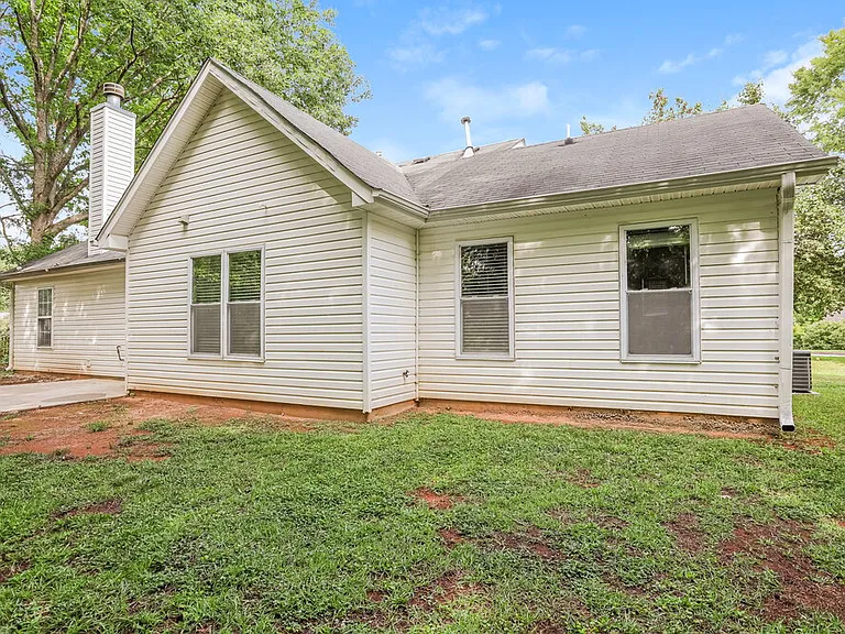 54 Virginia Heights Dr — Photo 15
