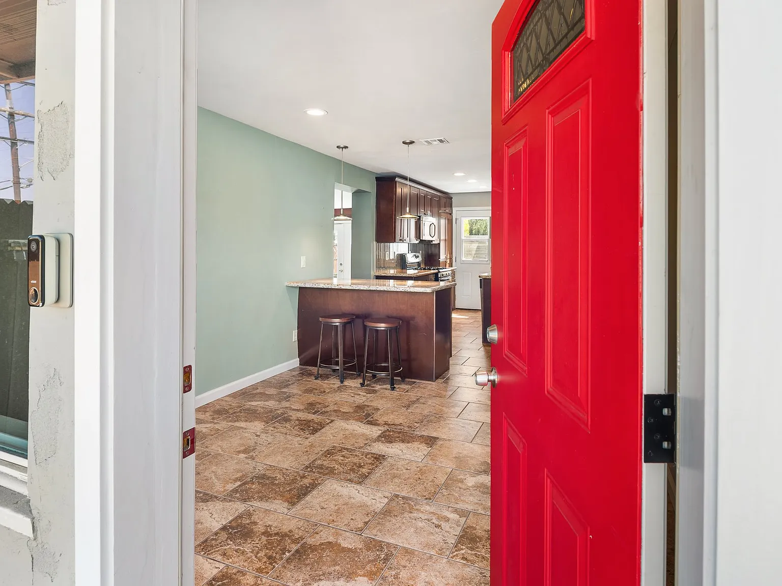 2 bed, 1400 sqft, $3,500 — Photo 3