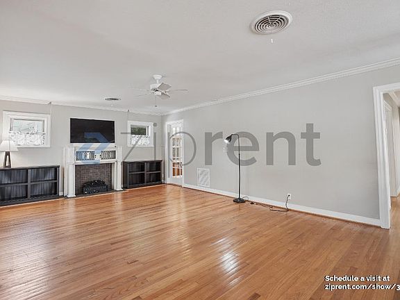 3rd image of 607 Del Mar Blvd