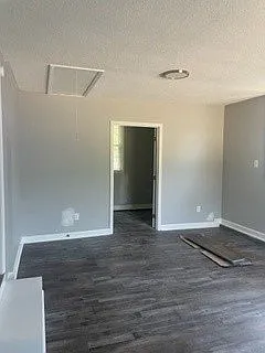 215 Kirby Dr — Photo 9