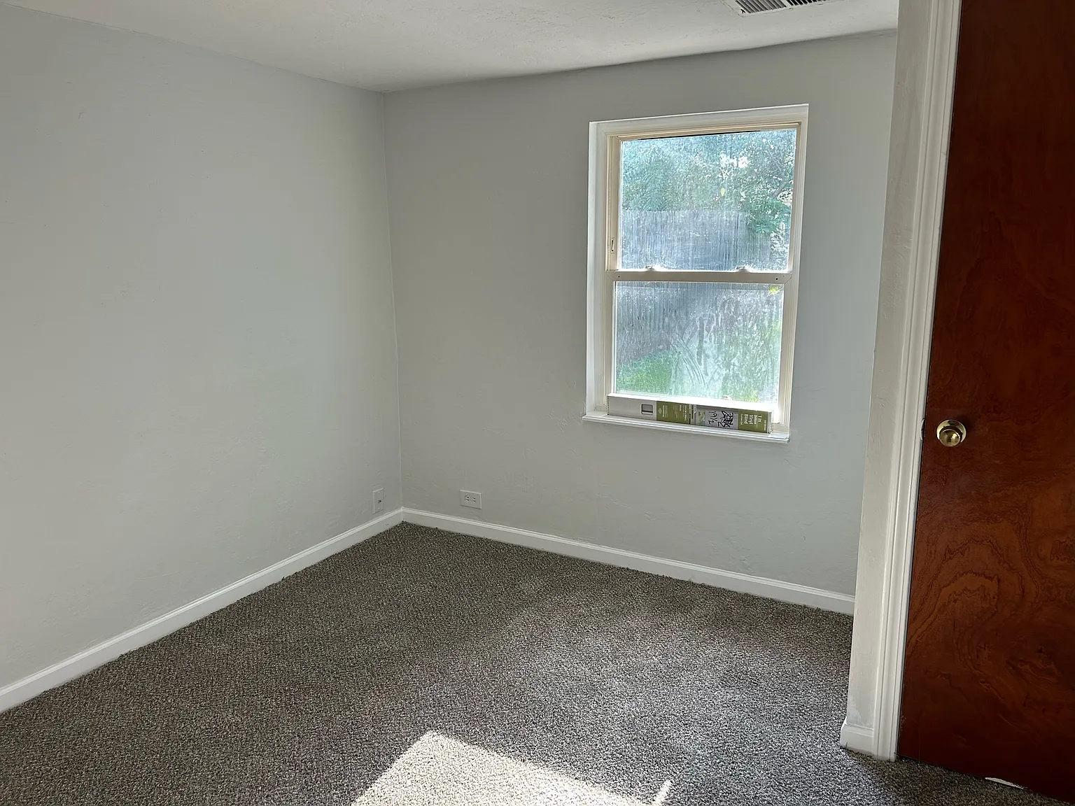2 bed, 950 sqft, $1,350 — Photo 2